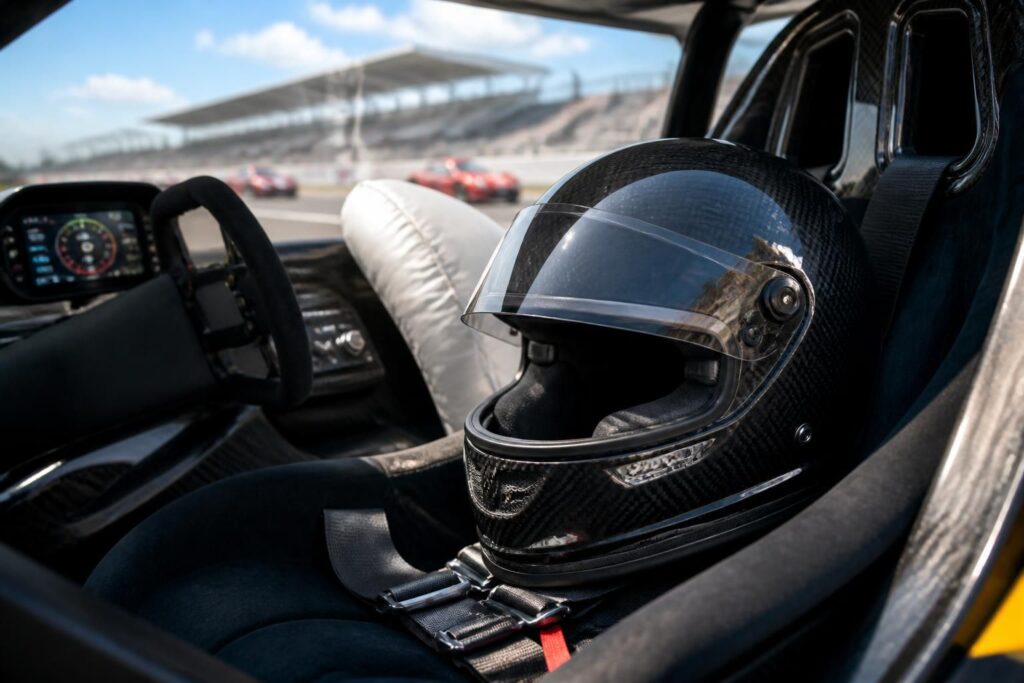 découvrez comment choisir un casque sport auto qui offre à la fois sécurité optimale et confort pour vos compétitions et entraînements.
