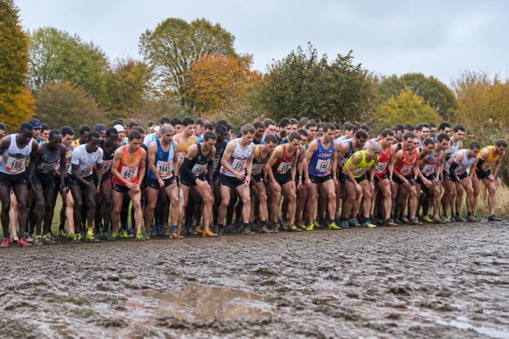 découvrez le cross ouest france, où les coureurs se préparent à affronter les terrains boueux du grand ouest dans une compétition intense et pleine de passion.
