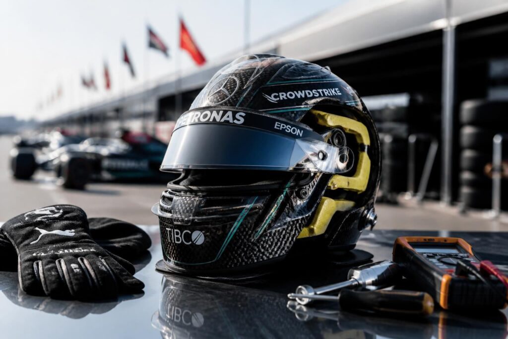 découvrez le coût réel des casques de formule 1 et combien les pilotes investissent pour assurer leur sécurité sur la piste.