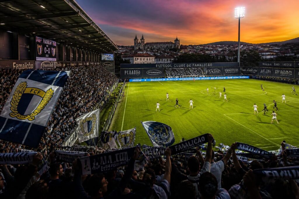 suivez toute l'actualité, les résultats des matchs et réservez vos billets pour soutenir le famalicao fc, le club de football portugais dynamique.